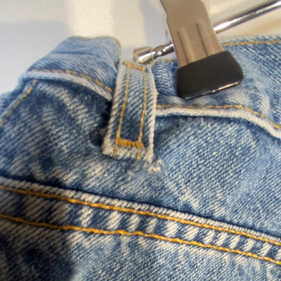 Levi’s 550 Relaxed High Rise Tapered Leg Mom Jeans Light Wash Size 16 Vintage - Picture 5 of 16